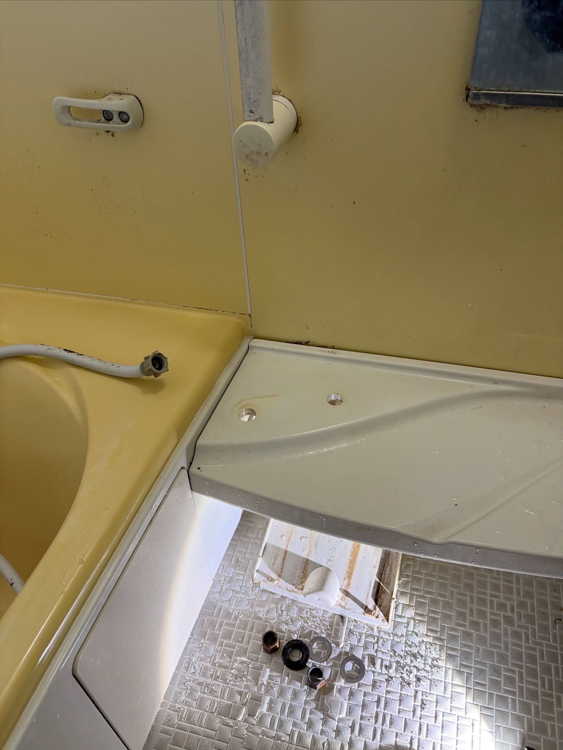【松山市漏水調査】原因は浴室サーモスタット水栓の逆止弁でした