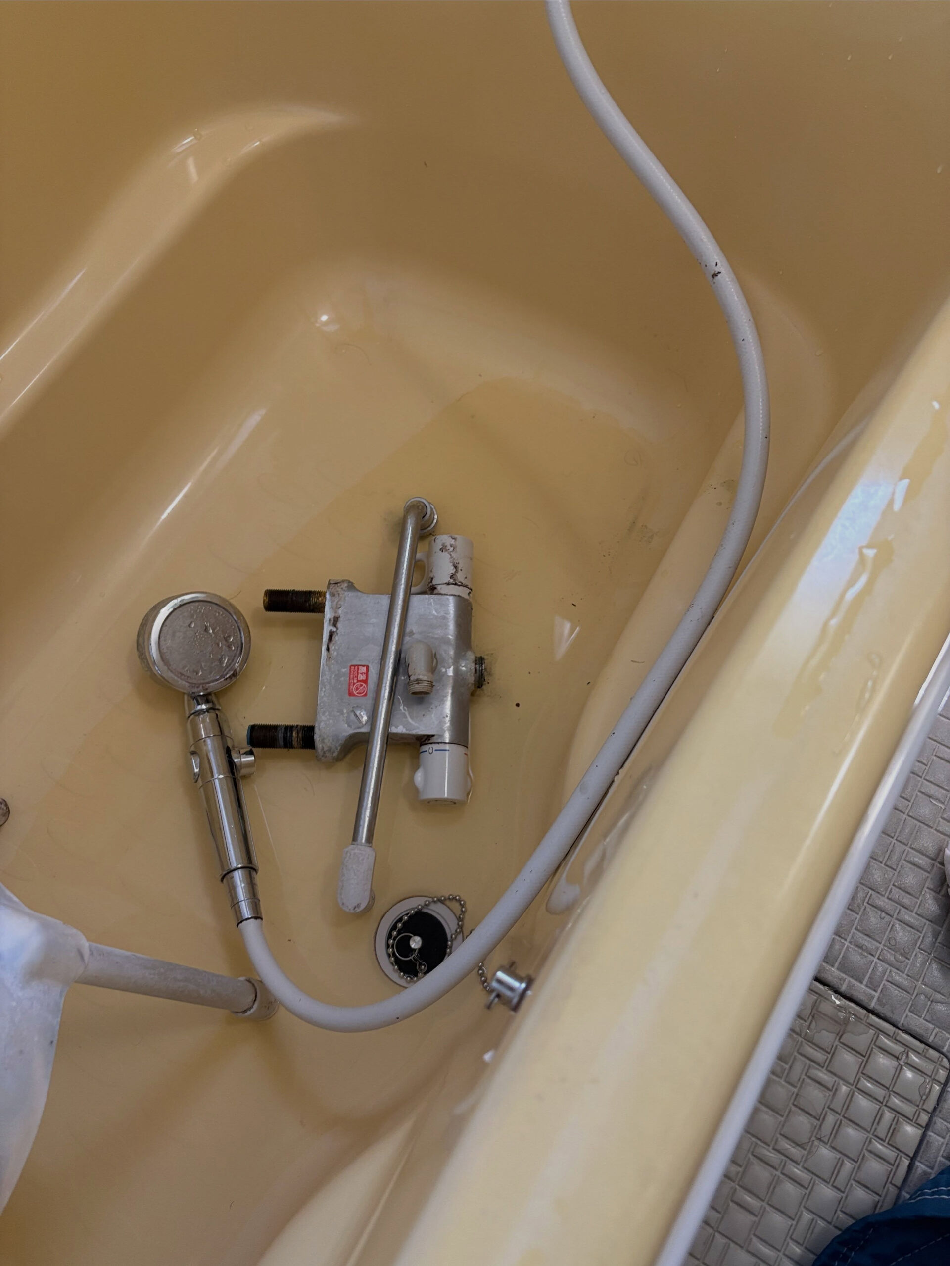 【松山市漏水調査】原因は浴室サーモスタット水栓の逆止弁でした